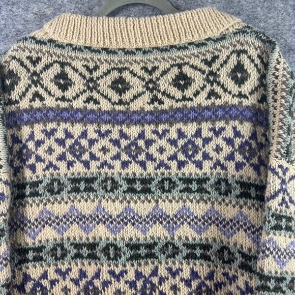 Vintage Cream and Green Patterned Sweater - Picture 12 of 15